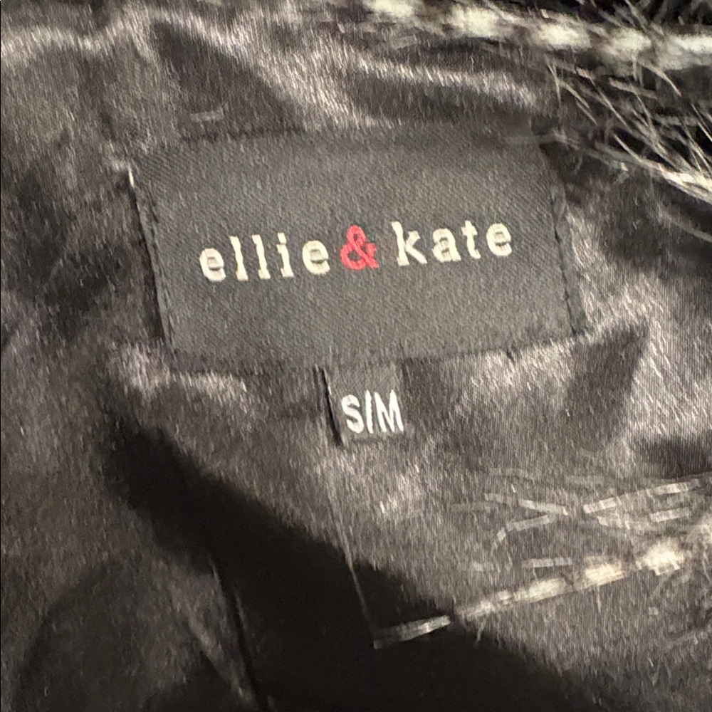 Ellie & Kate faux fur vest - Picture 2 of 2